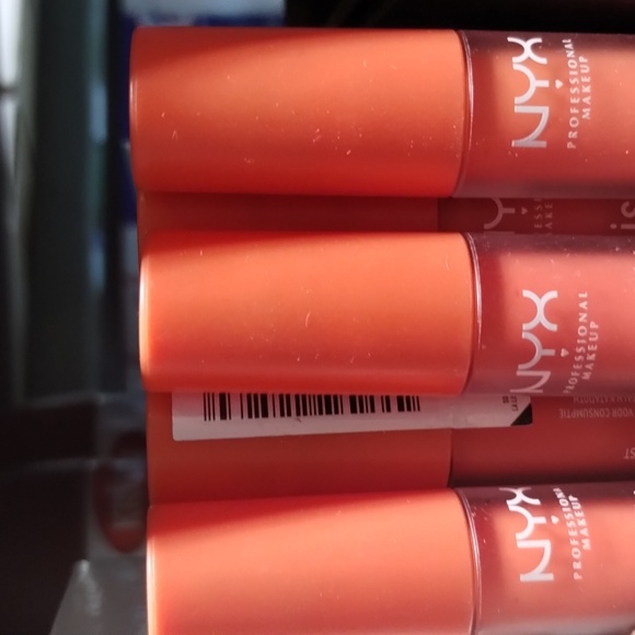 Mystery Makeup Box - Picture 9 of 10